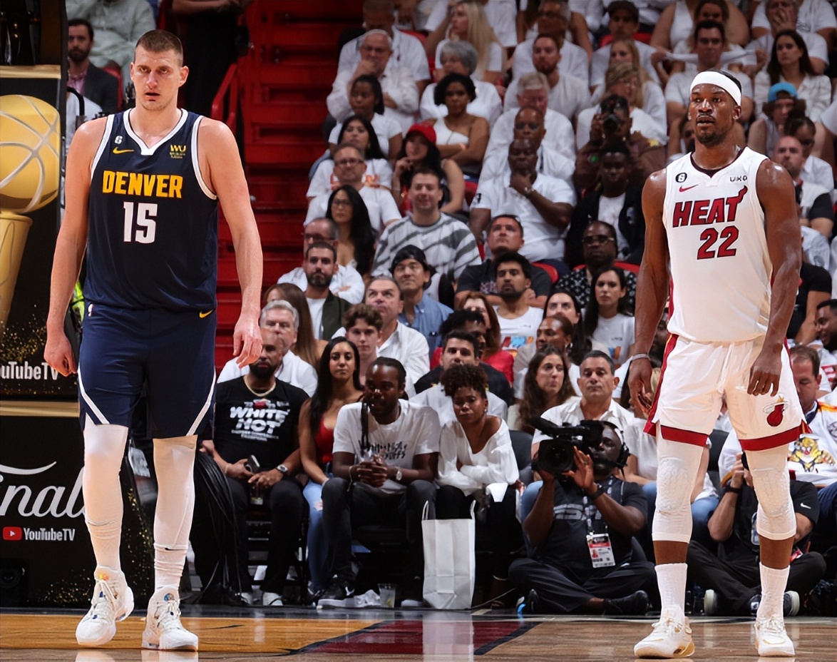 掘金102-113勇士库里集锦,13年勇士vs掘金库里集锦