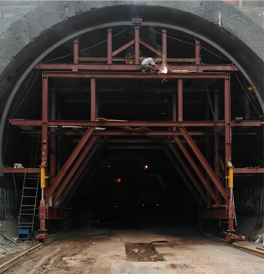 测力传感器设计技术原理及分析,测力传感器运用哪些效应