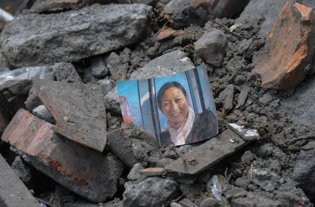 汶川地震15周年记录图片,汶川地震这些画面让人噙满泪水
