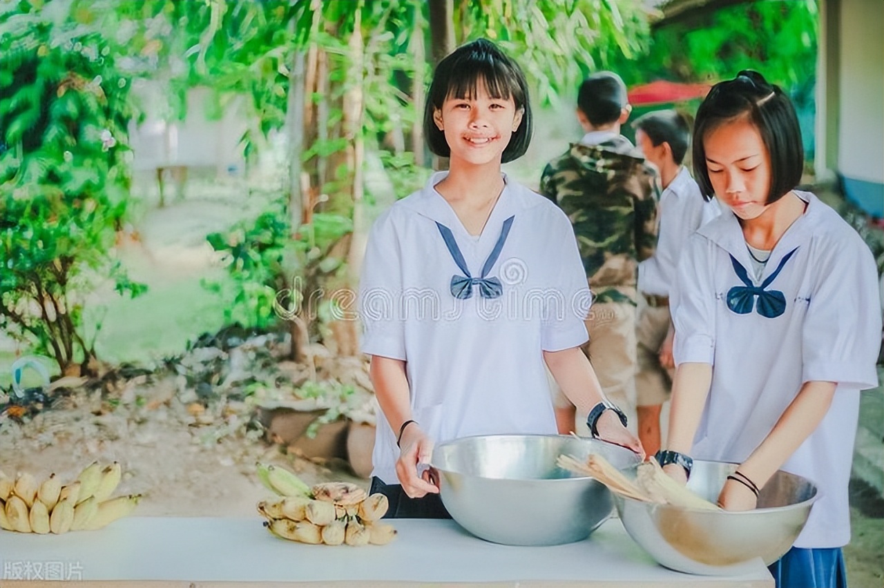 乱穿泰国校服违法,在泰国穿泰国校服罚款