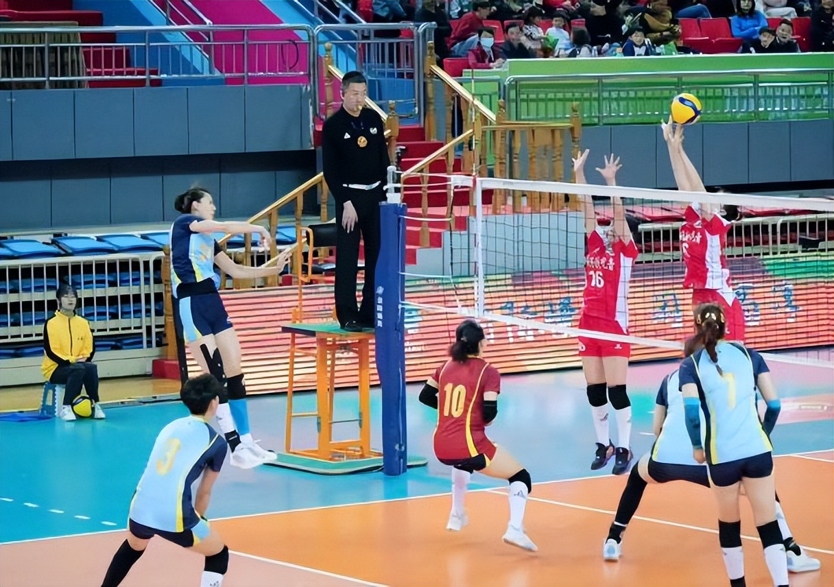 王宝泉何时接任天津女排主教练,女排换帅王宝泉