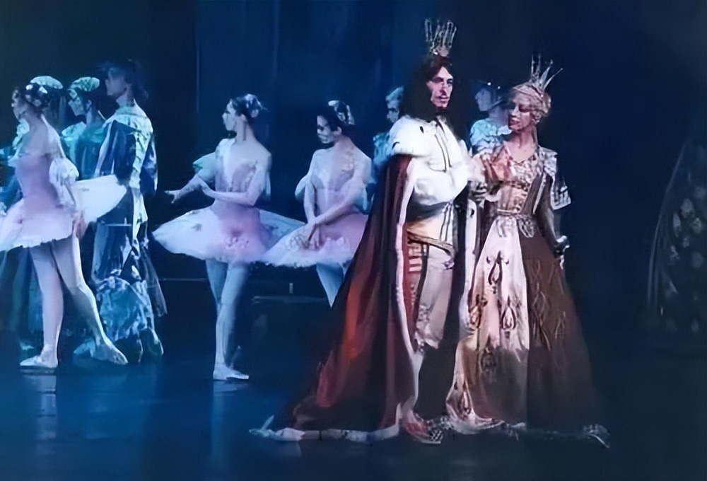 俄罗斯古典芭蕾舞学校,俄罗斯古典芭蕾舞团详情