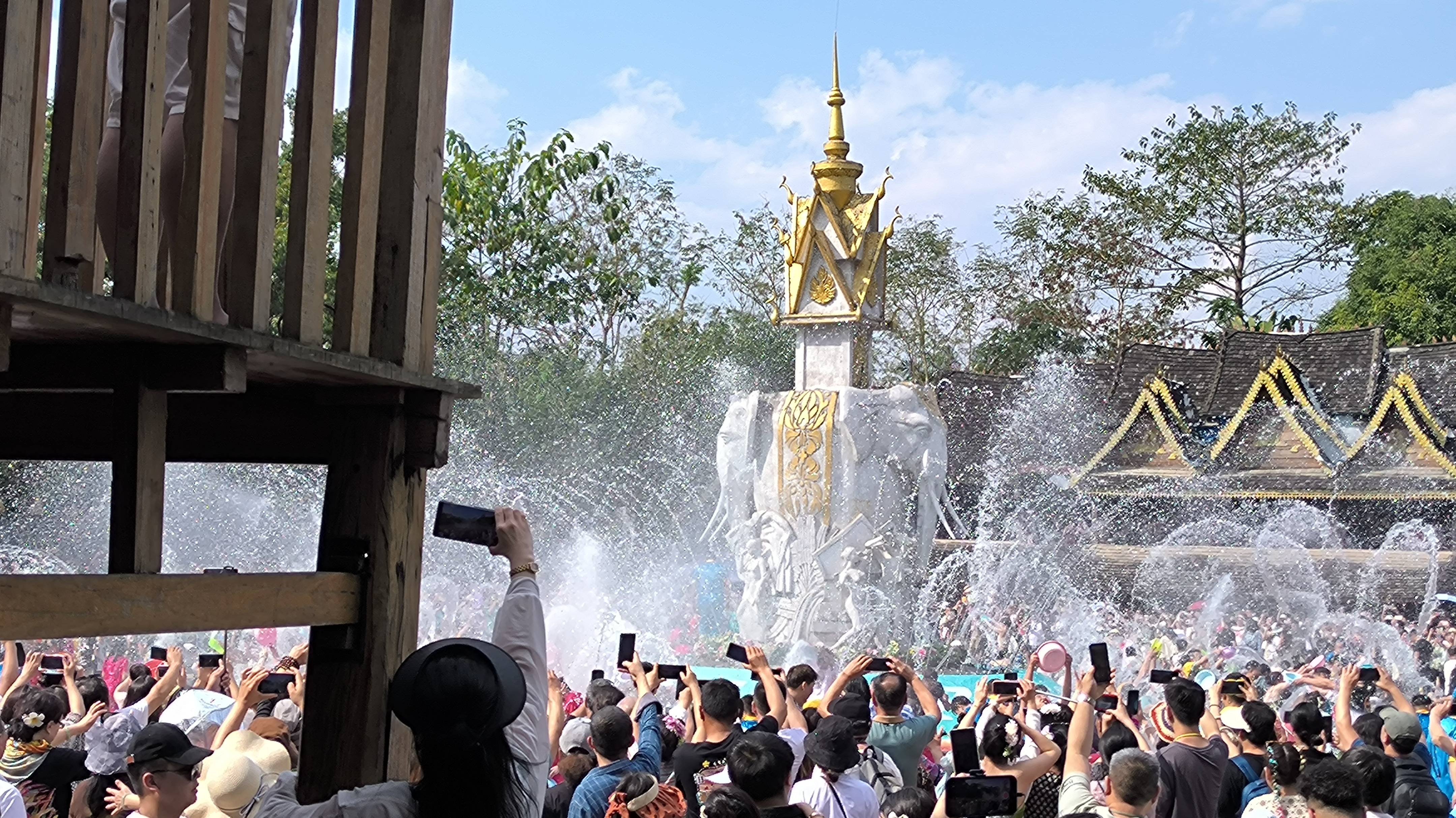 西双版纳傣族园8月泼水时间表,傣族园泼水节路线