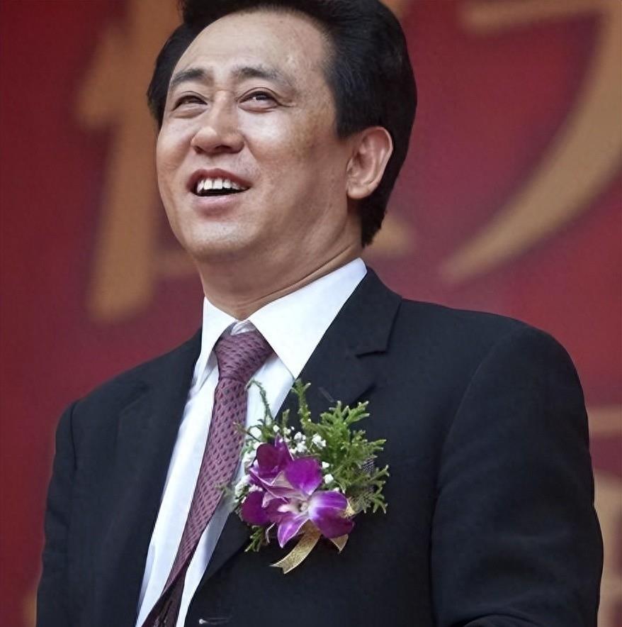 许家印1996年年薪3000元,许家印的控梯队伍是什么意思