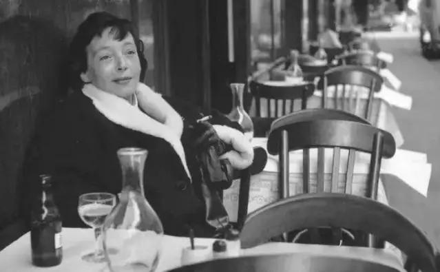 文学上最美的《情人》：将最露骨的男女事，用最干净的方式讲出来