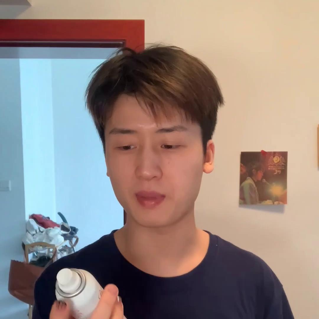 喷走紫外线，喷走黑色素#酸菜日记#根据真实故事改编#1...