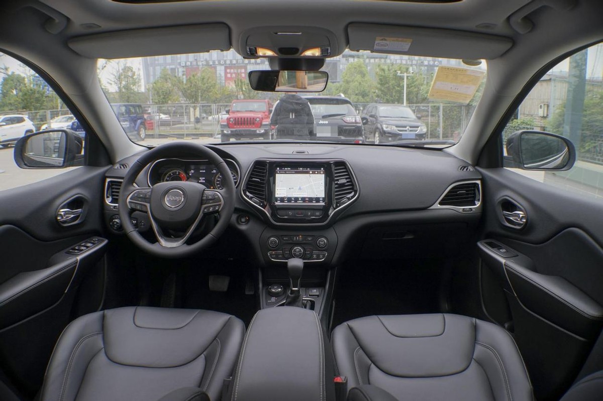 jeep自由光265,2020款自由光2.0t四驱265马力