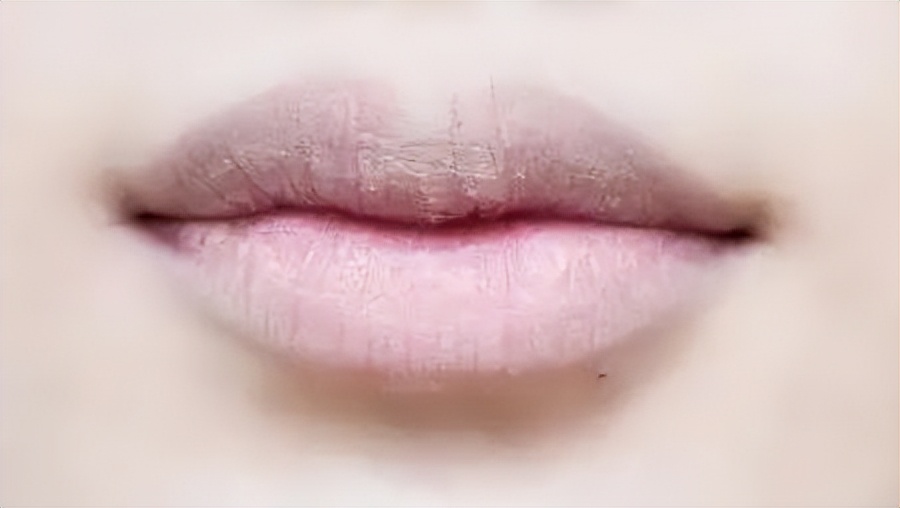 为什么夜晚睡觉嘴巴干,为什么晚上睡觉嘴巴总是发干