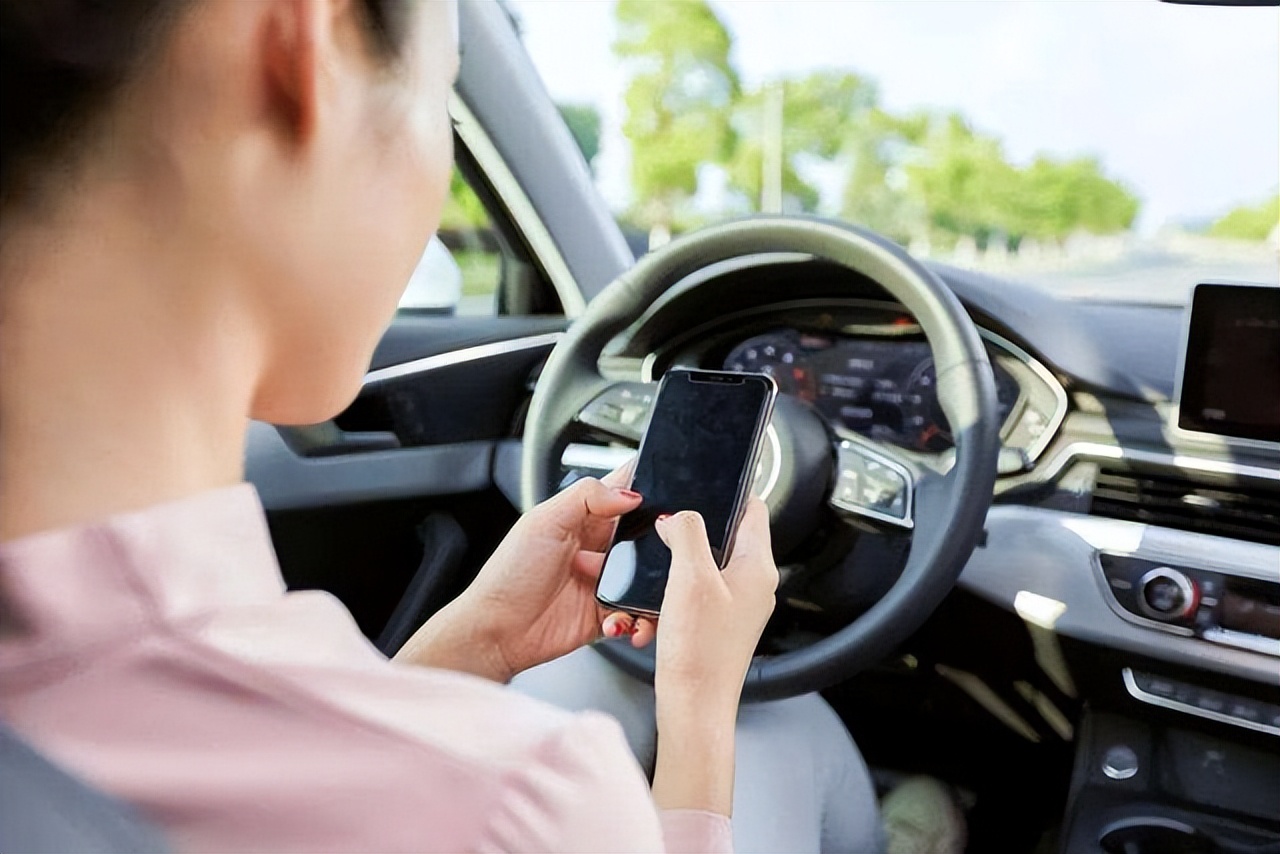 驾驶证扣12分会影响什么,驾驶证实习期扣12分被注销怎么办