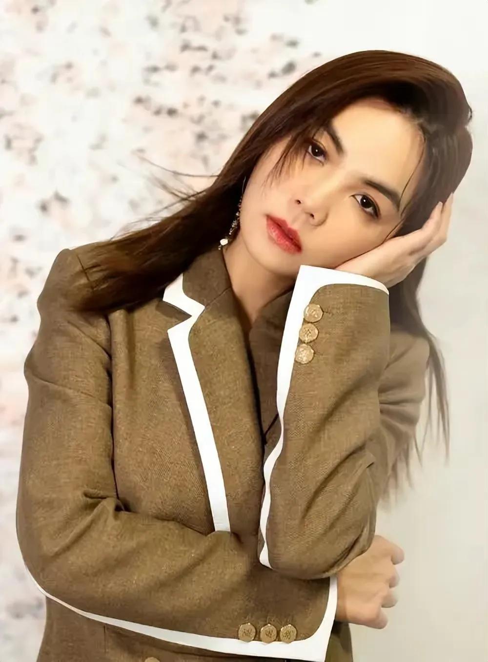 陈嘉桦ella乘风破浪歌曲恋人未满,浪姐陈嘉桦为什么能唱恋人未满