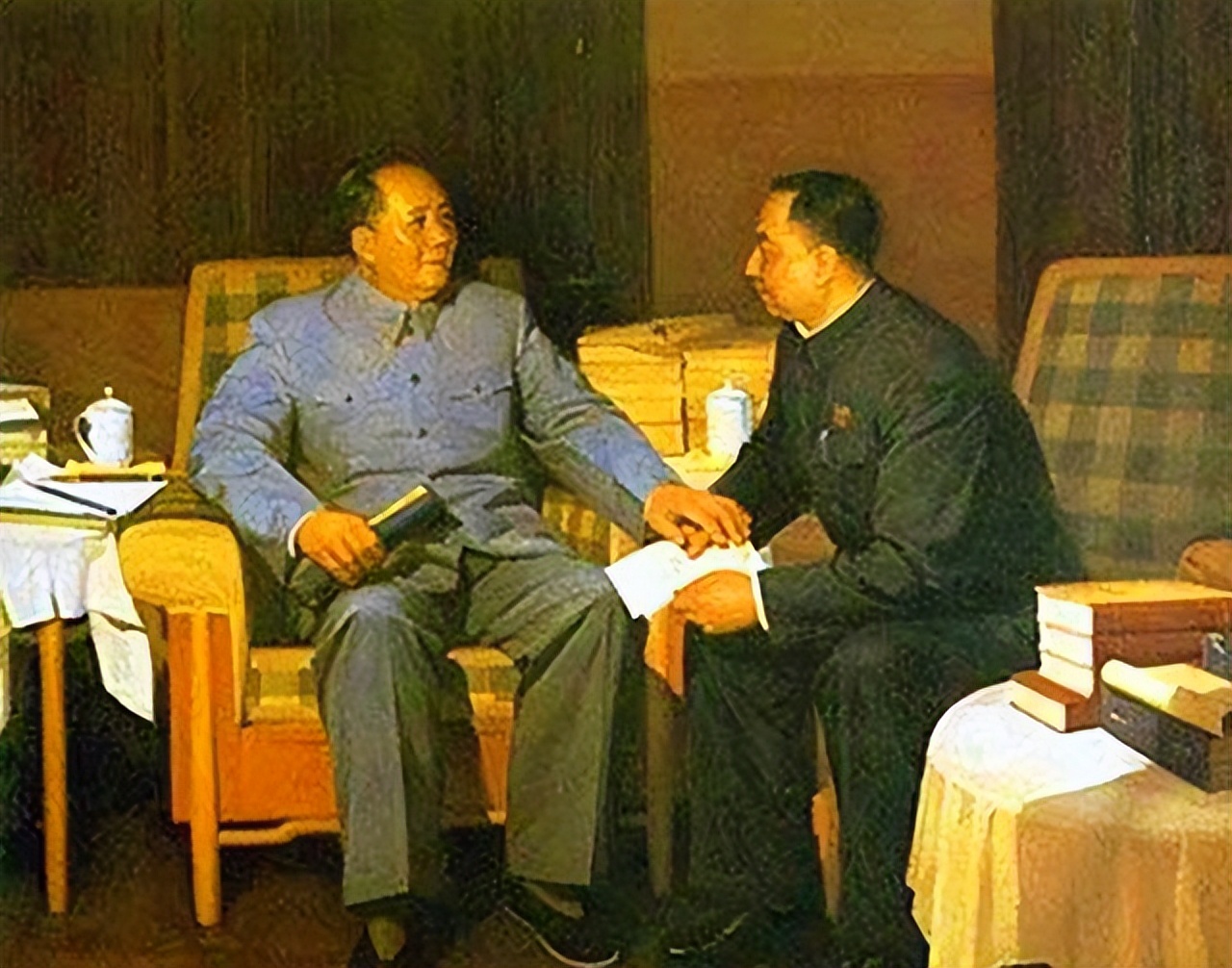 74年*国锋华**衣着朴素参加家长会，工人家长问其贵姓，答：中华的华