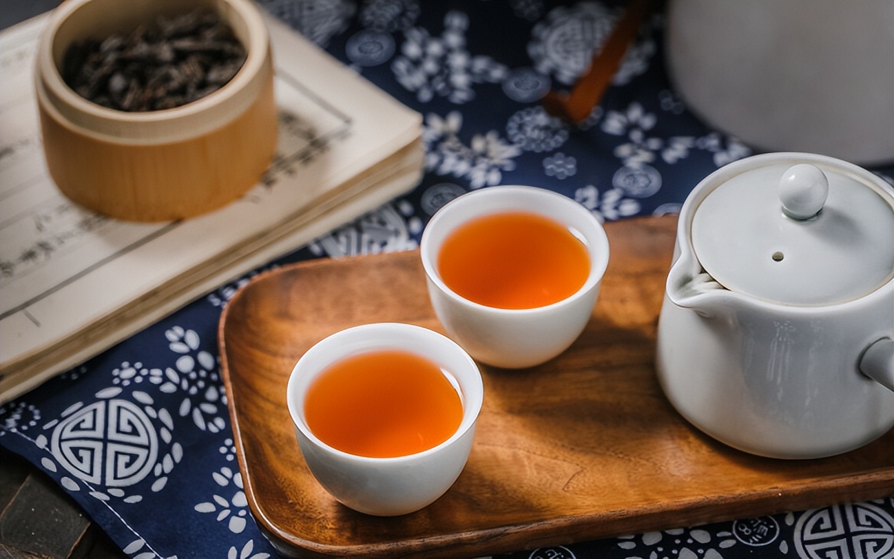 秋冬美白喝什么茶好呢女性,冬季喝什么茶让皮肤细腻光滑白嫩