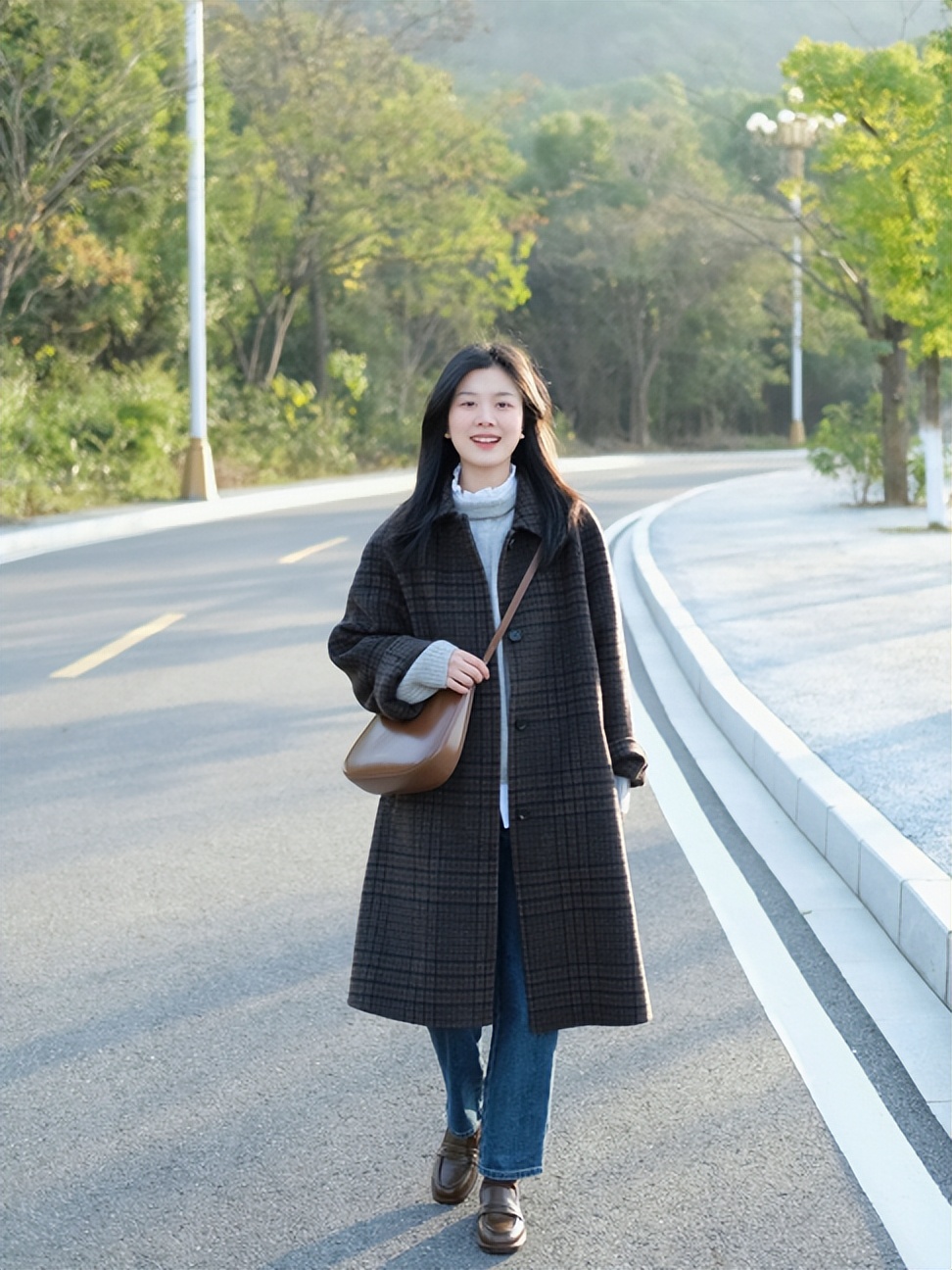 适合冬天穿羊毛混纺大衣,适合在冬季穿的浅色大衣