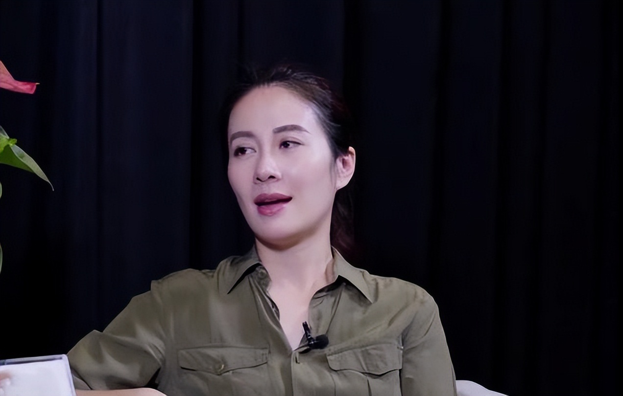 人前明星人后大爷,浴缸陪睡跪地穿鞋,这都是谁给的底气?