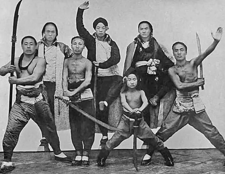 慈禧太后出逃日本照片,慈禧出逃故宫照片