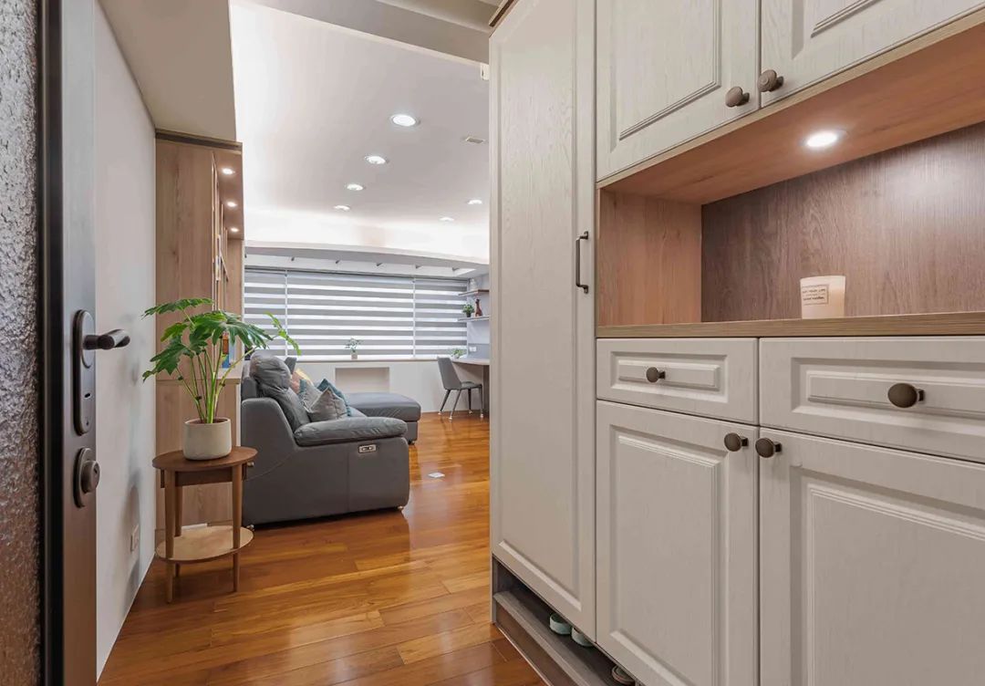 精装房如何打全屋柜子,实用70平方两室一厅全屋打柜子