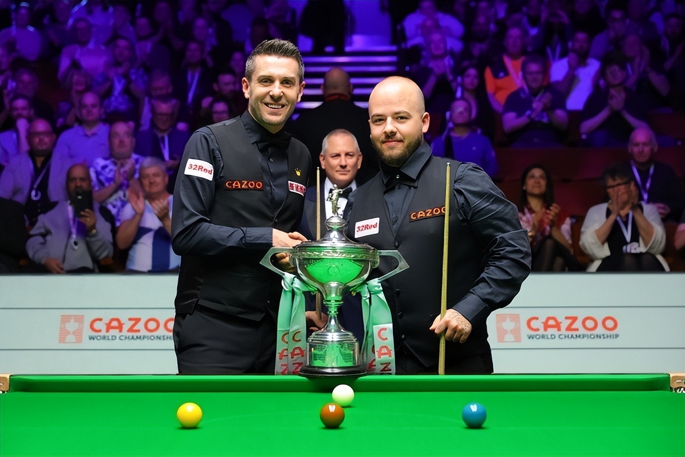 豪夺世锦赛冠军+430万，265万购豪车法拉利，怀特5-3元老赛称雄