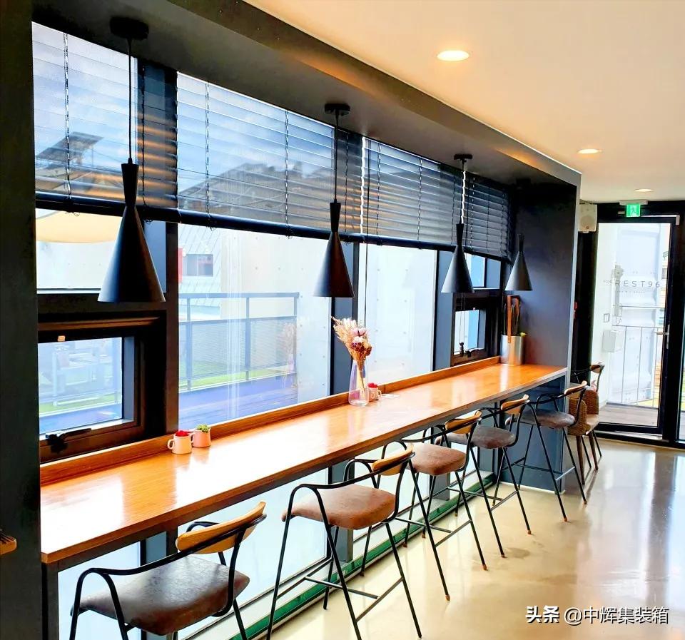 用集装箱打造的多功能咖啡馆设计,集装箱改造简约轻奢风咖啡厅