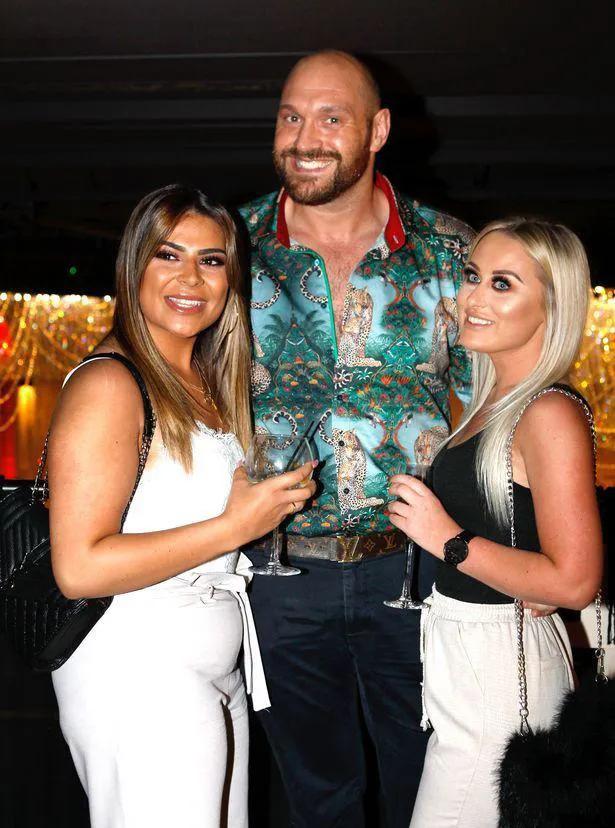 身高2米拳王,身高2米年轻的拳王