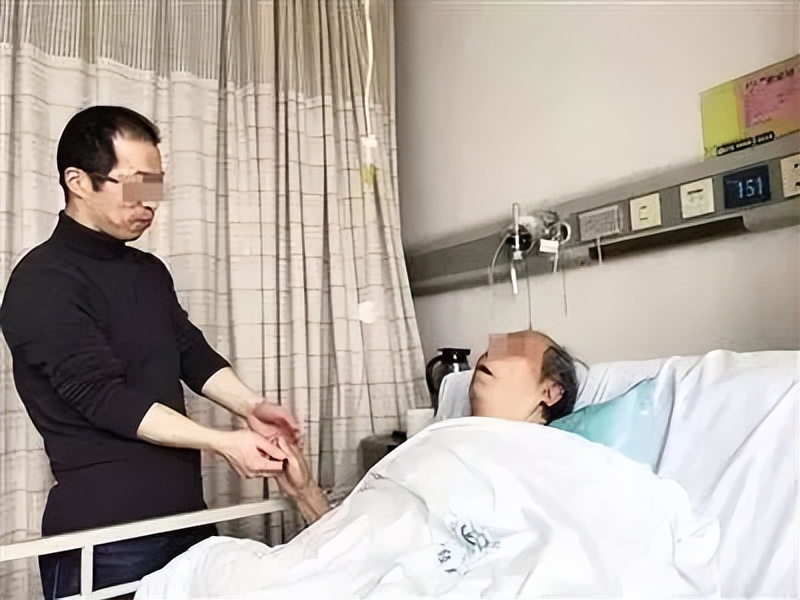 网瘾老人，被直播间“好大儿”精准收割