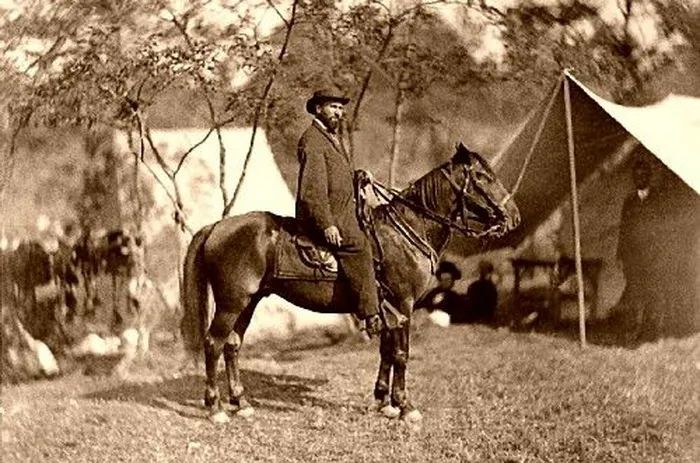 《荒野大镖客2》中“平克顿侦探社”的故事