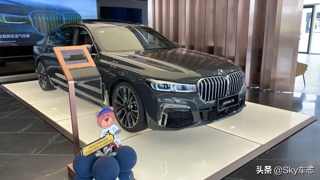 宝马布鲁克林灰内饰,布鲁克林灰汽车图片