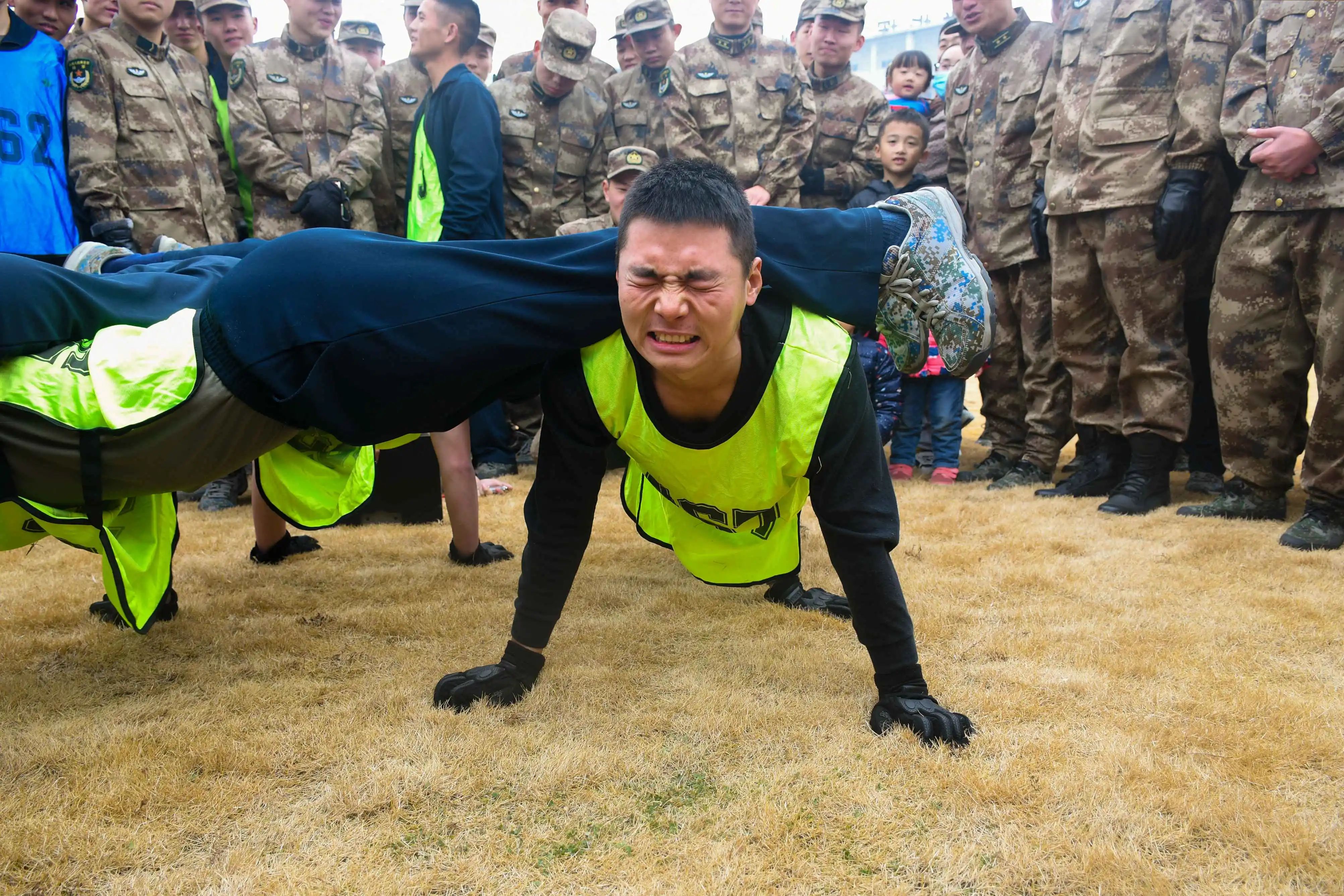 速度与激情超燃片段公路追逐比赛,速度与激情现场直击