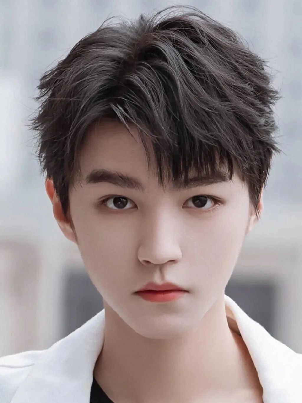 一款最帅气的男士发型,成熟男士头发稀少适合剪什么发型