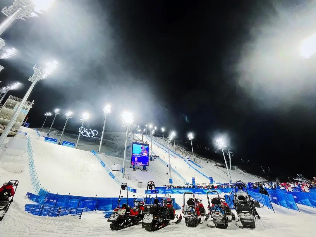 冬奥精彩瞬间集锦解说,冬奥闭幕式精彩瞬间康辉