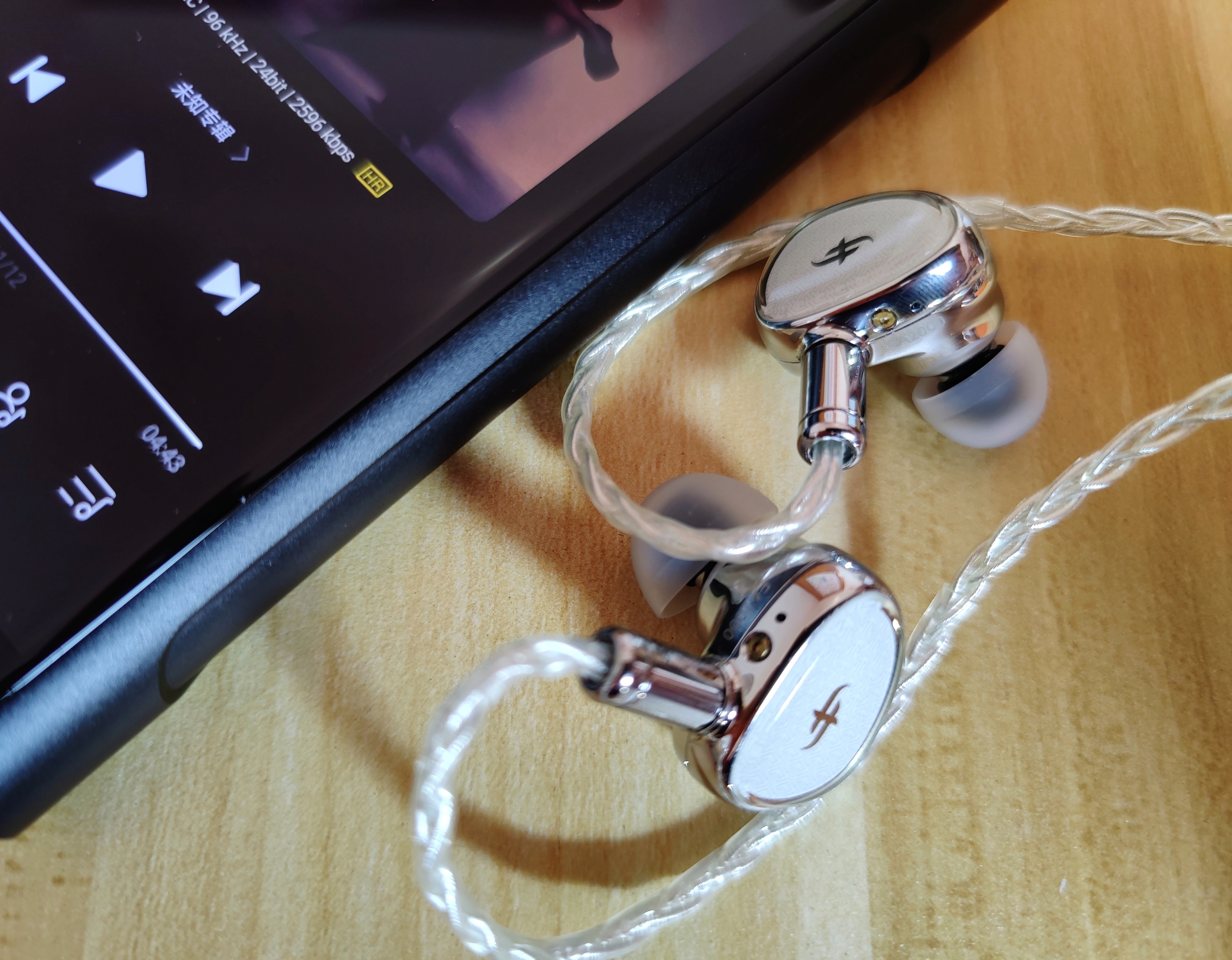 兴戈ea2000对比苹果耳机,兴戈ea2000搭配播放器