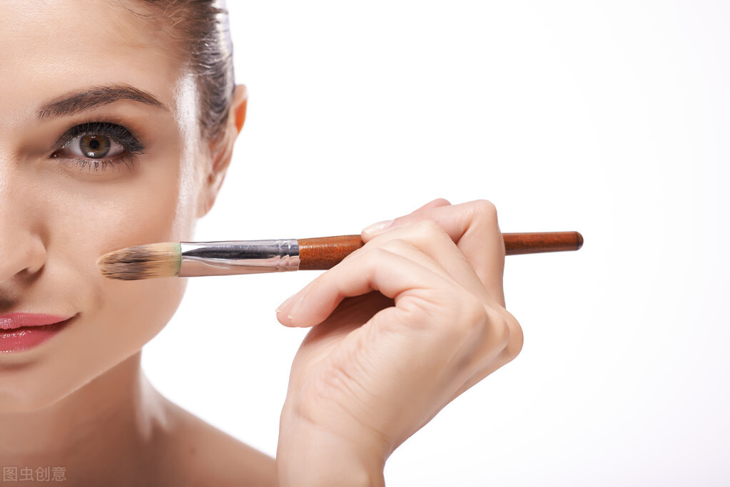 底妆的正确步骤简约版,上底妆的正确步骤基本顺序