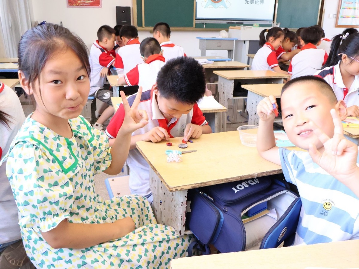 湖北学子三下乡一路同行情暖童心,湖北优师学子三下乡