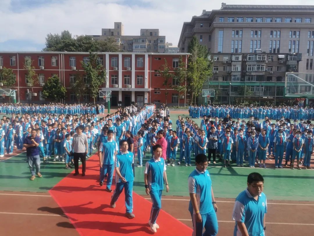 九年磨剑酬壮志百日冲刺战中考,九年寒窗奋力拼搏冲刺中考