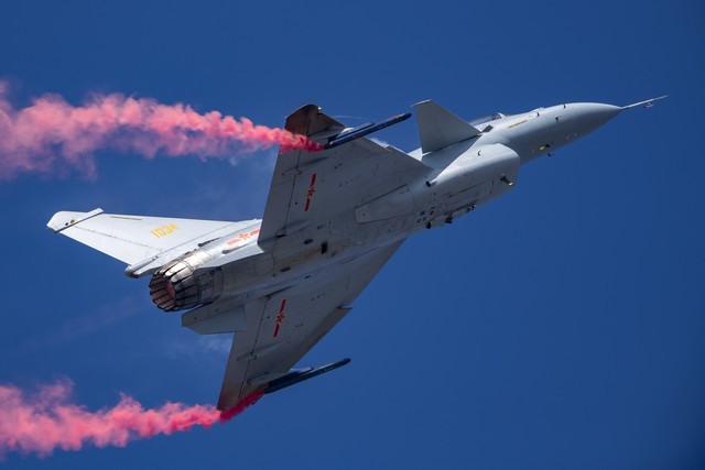 国产的歼10b多用途战斗机,国产歼20战斗机最高时速