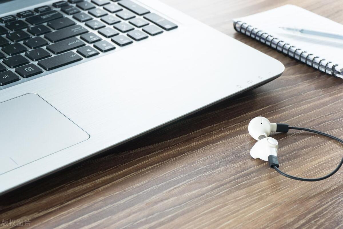 笔记本电脑电池怎么使用寿命更长,笔记本长期插电源对电池有影响么