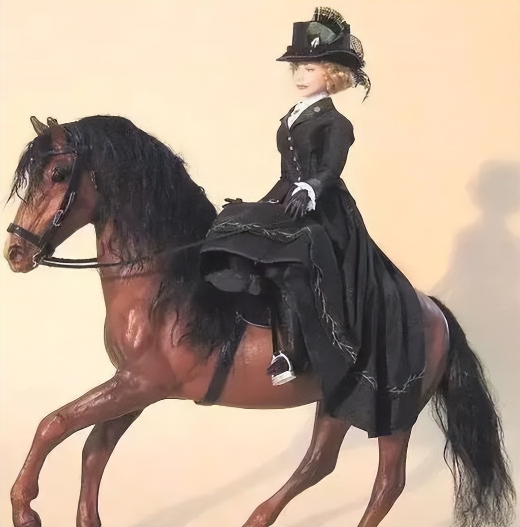 东罗马帝国骑马购物，以此彰显自己高贵的身份，这一举动影响世界