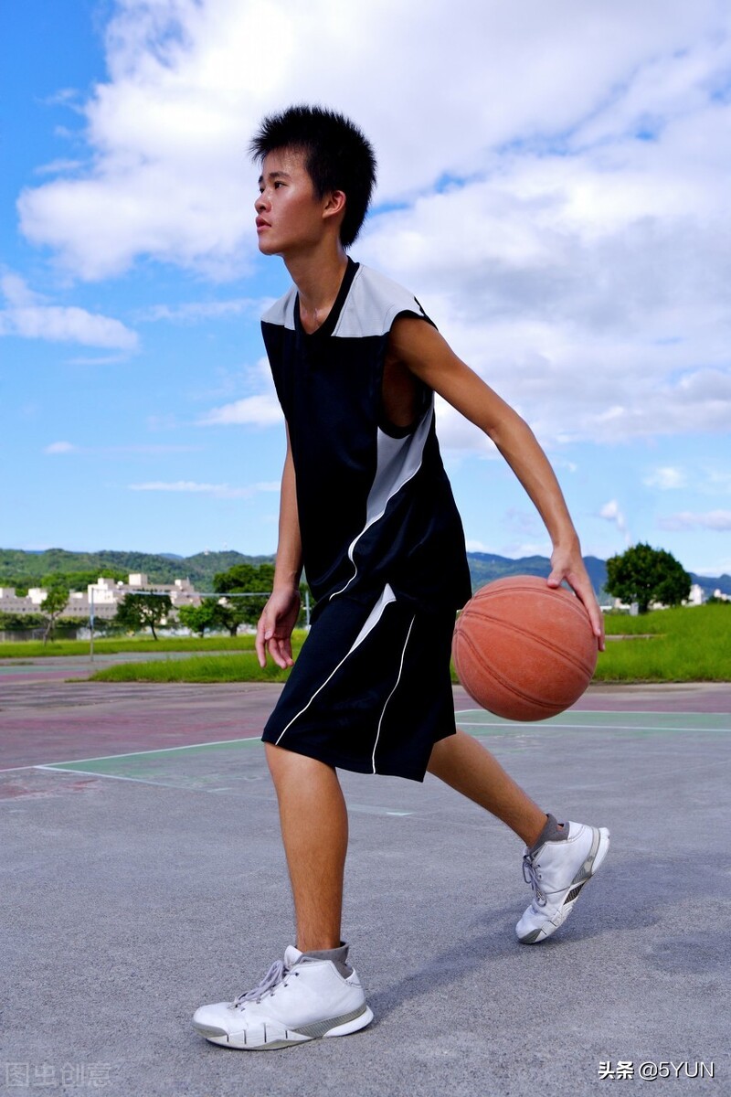 美国小孩篮球入门基本功训练,怎样练好篮球基本功