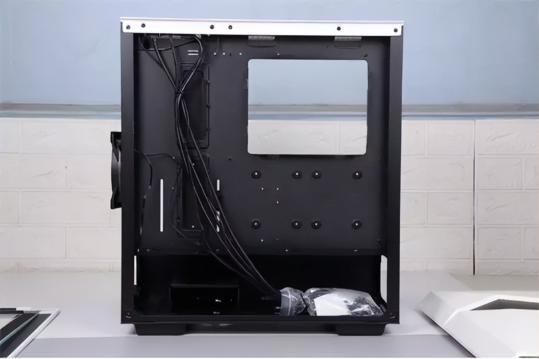 技嘉x670和b650主板区别,技嘉x670小雕支持固态pcie5.0