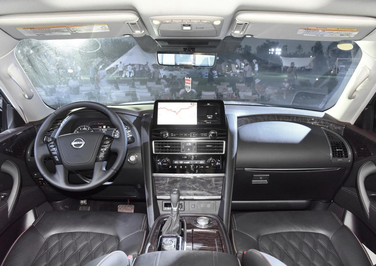 日产途乐2023新款4.0价格,途乐2023款5.6lv8内饰