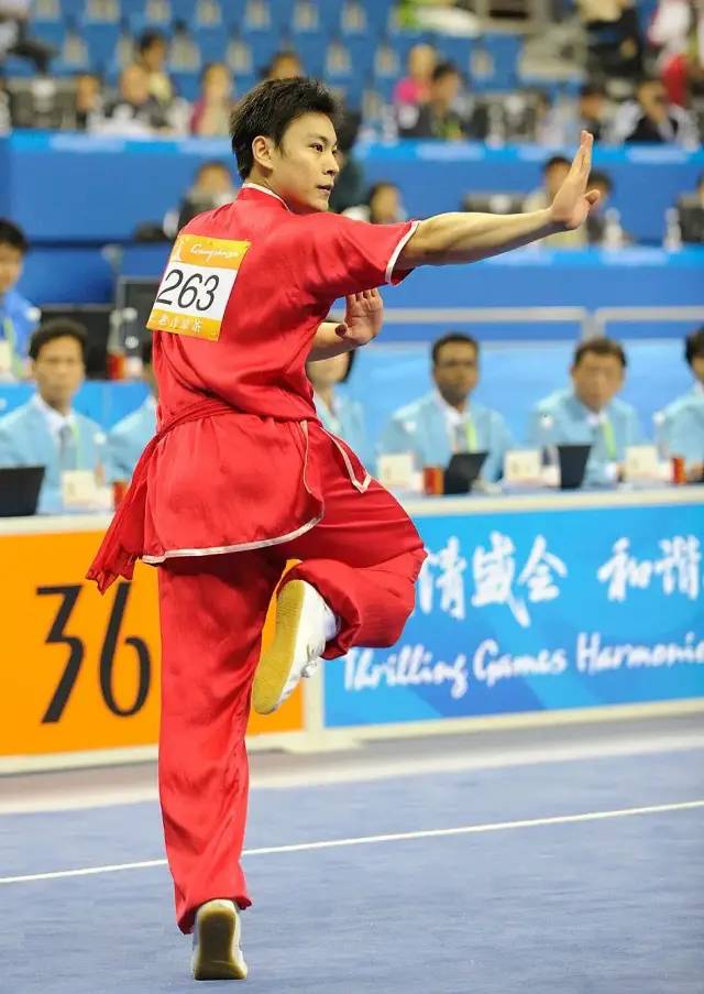 盘点6个红不起来的男明星,红得一塌糊涂的4位明星