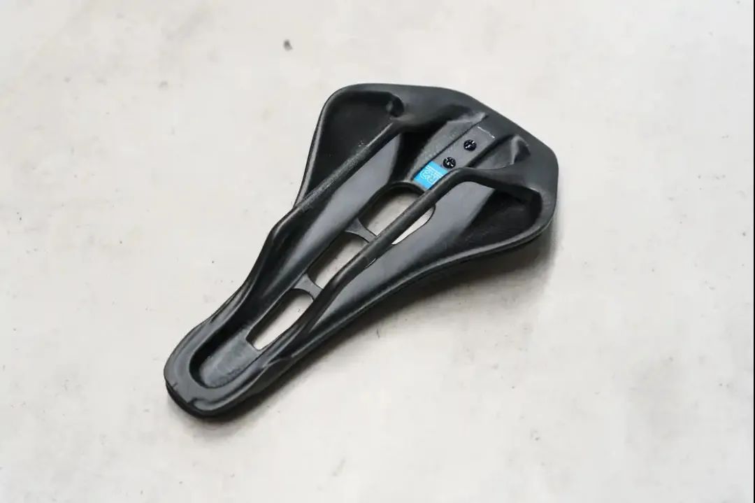 怎么选择自行车坐垫,自行车坐垫哪种比较好一点