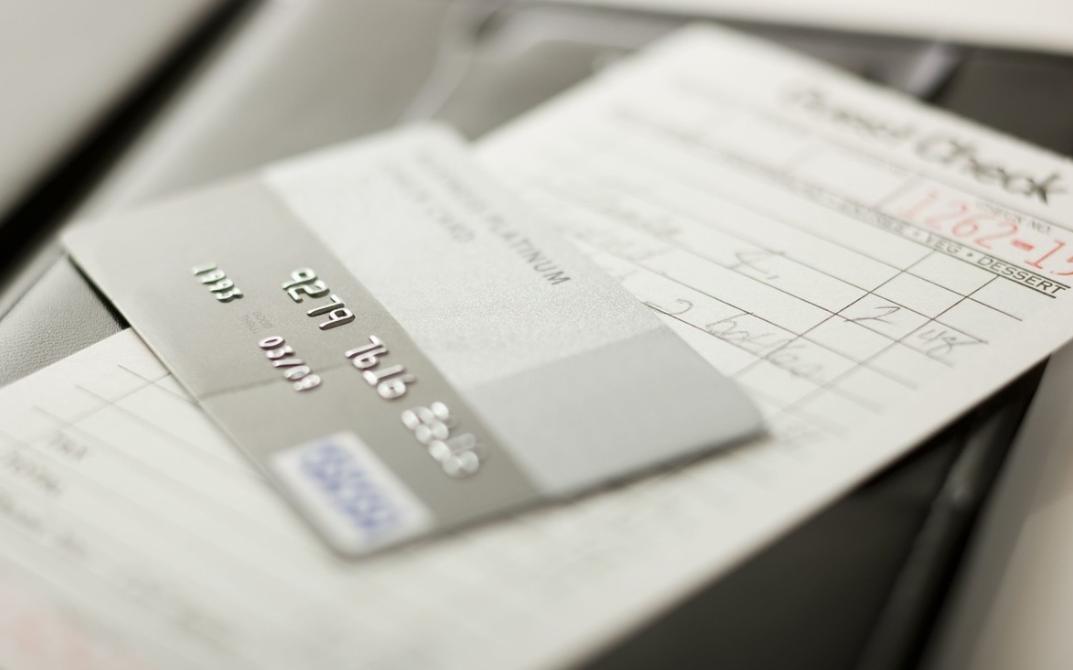 银行最新规定手续费,哪些银行取消手续费