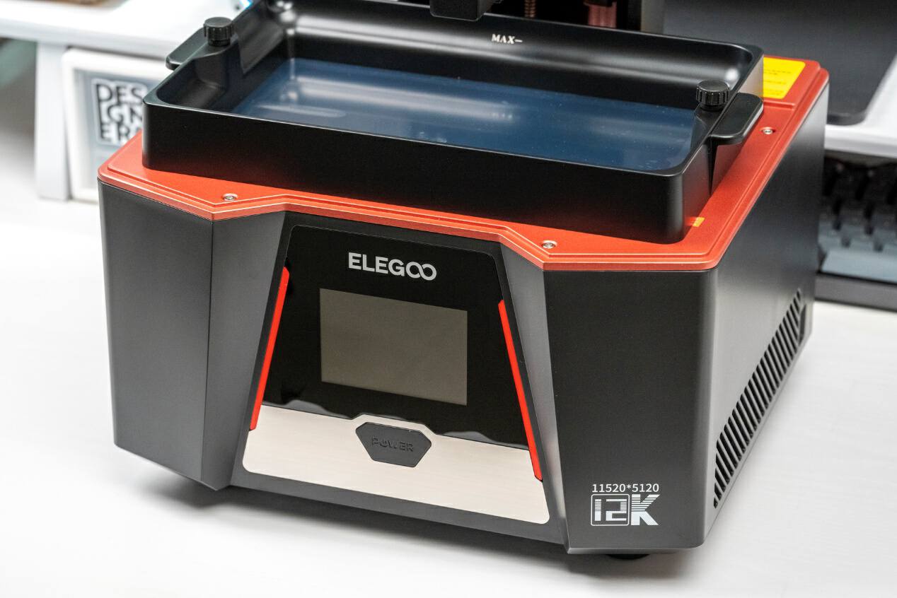 为了老头环雕塑连肝48小时,ELEGOOSaturn3光固化3D打印机评测