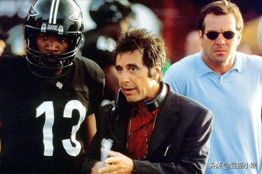 以教练为主题的《挑战星期天》，通过主角折射当地体育形势和矛盾