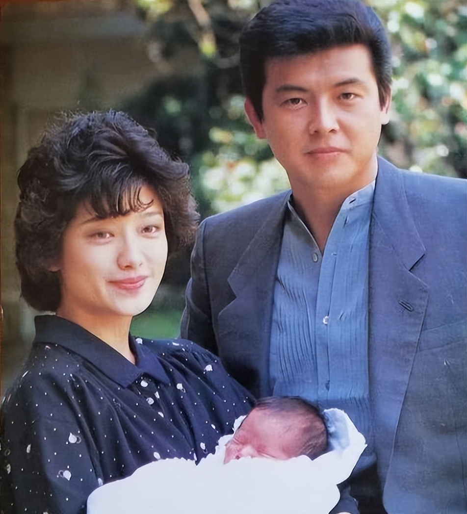 日本70年代女性山口百惠,山口百惠多少岁母亲去世的