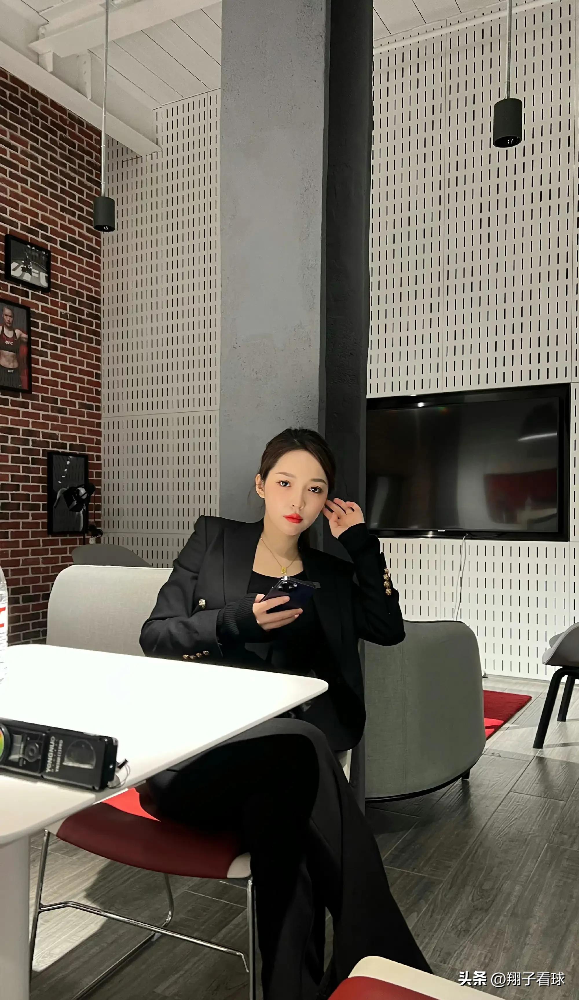 女神裁判王钟瑶用努力成就梦想,桌球女裁判王钟瑶