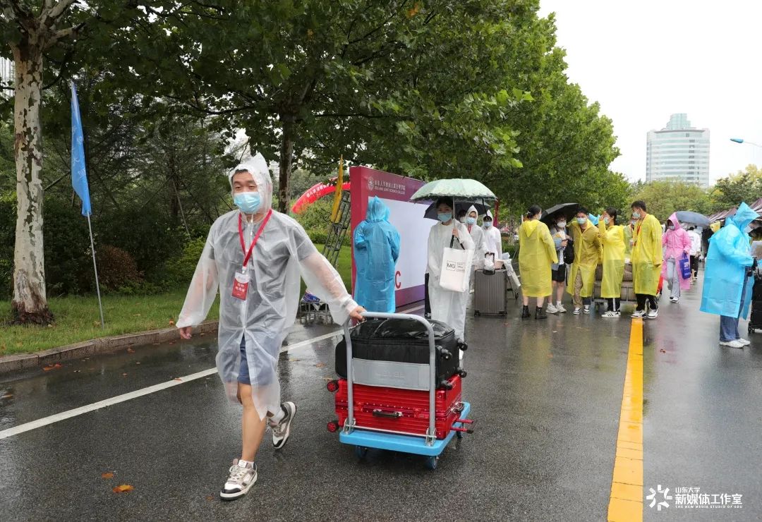 山海有相逢风雨有归期,山海有相逢相见有归期