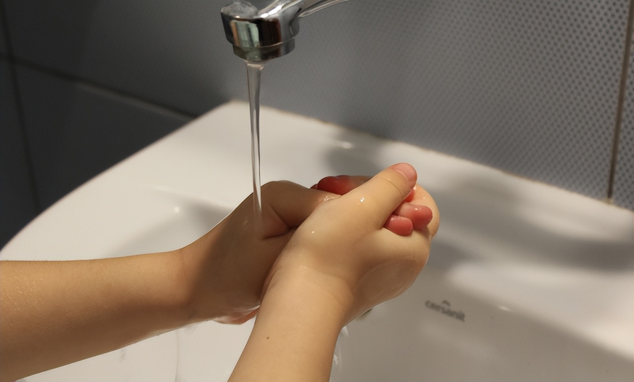 央视曝光后,还应该给孩子买儿童手表吗?这些猫腻你一定要知道