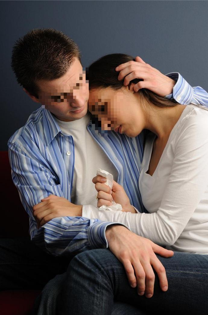 51岁大妈找24岁健身陪练引发命案,46岁大妈陪两个健身教练死亡通报