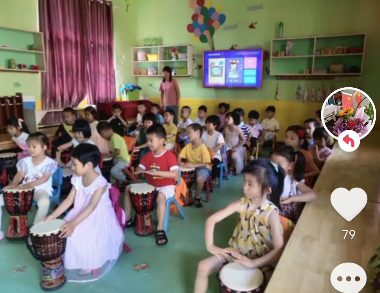 金凤凰儿童游玩区,金凤凰小朋友上学